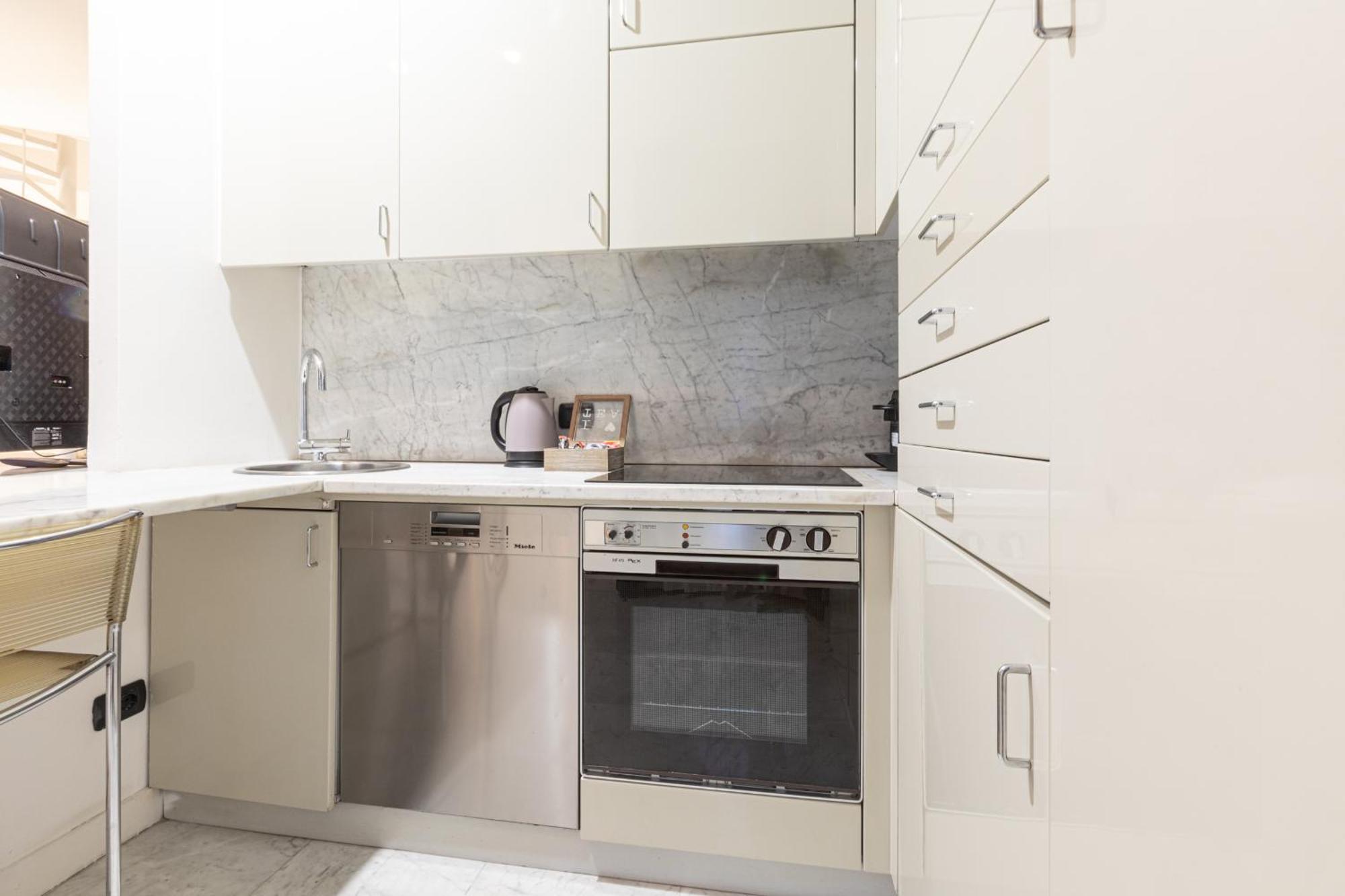 Monte Napoleone Split-Level Terrace Apartment - Top Collection Milan Bagian luar foto
