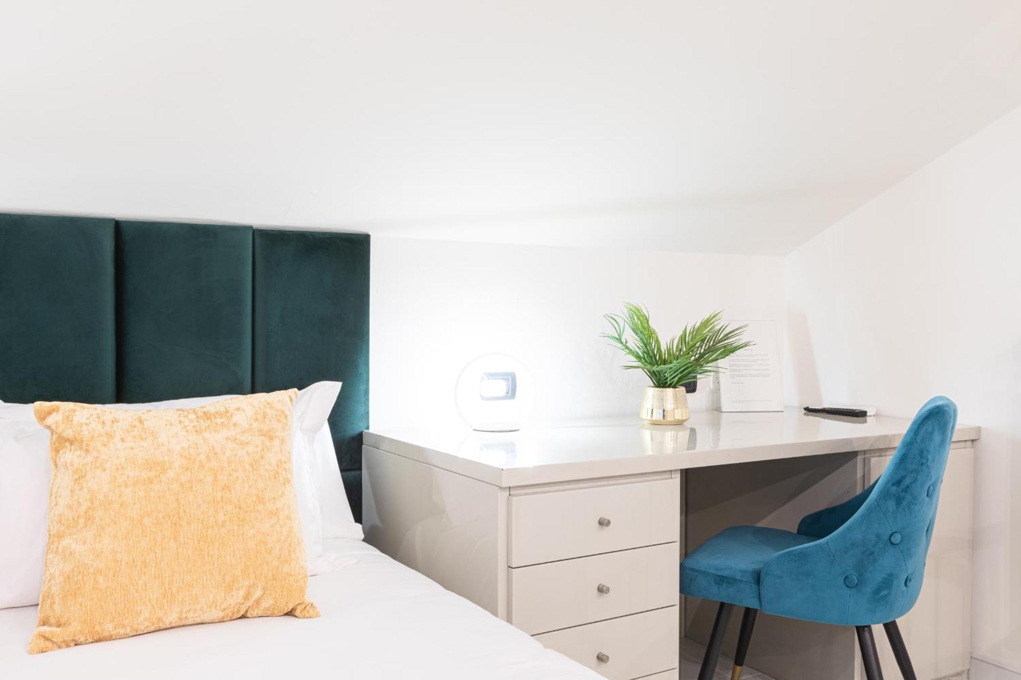 Monte Napoleone Split-Level Terrace Apartment - Top Collection Milan Bagian luar foto
