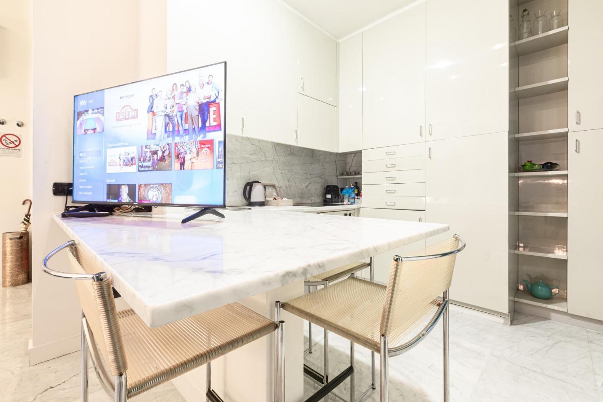 Monte Napoleone Split-Level Terrace Apartment - Top Collection Milan Bagian luar foto