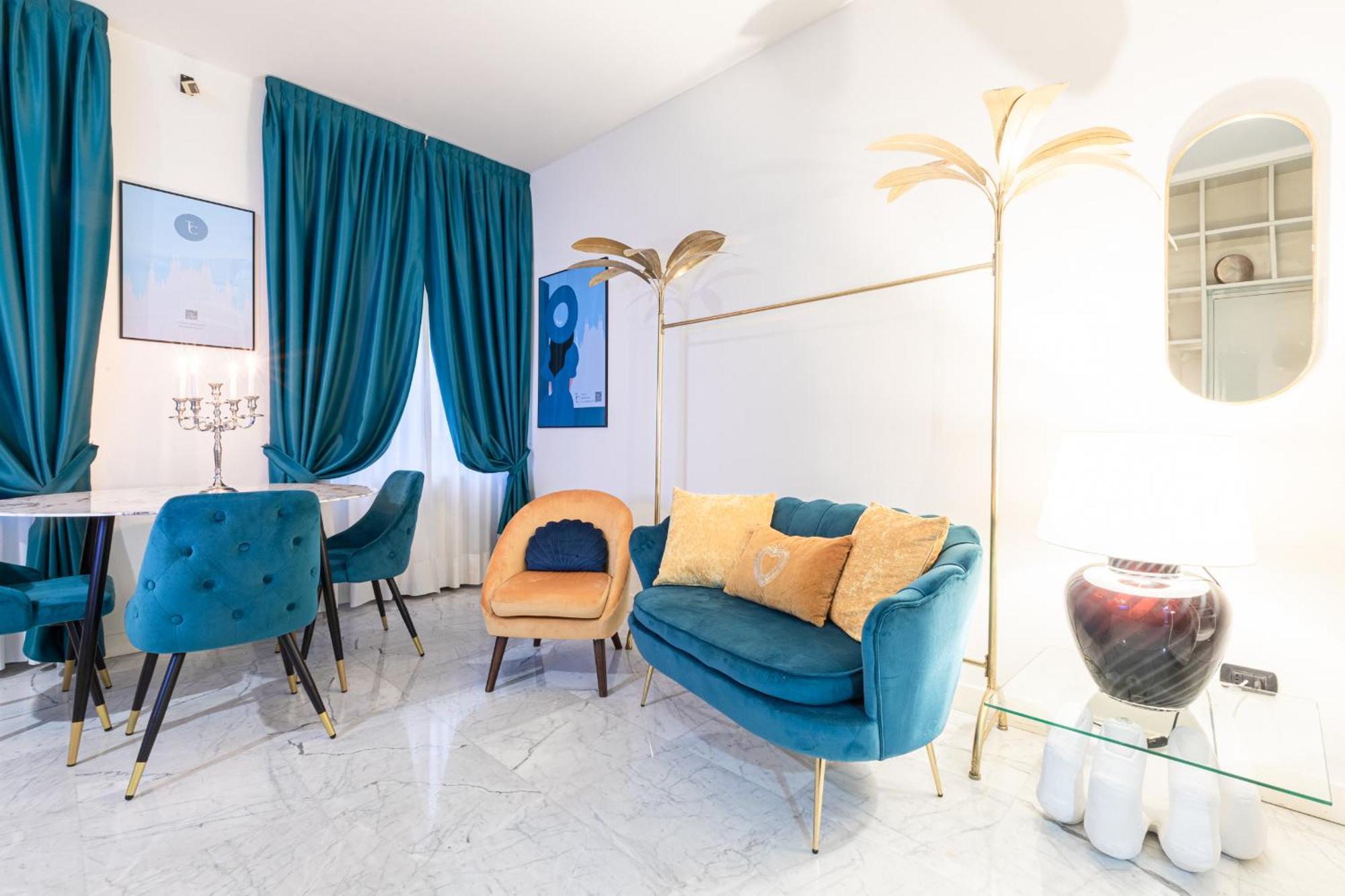 Monte Napoleone Split-Level Terrace Apartment - Top Collection Milan Bagian luar foto