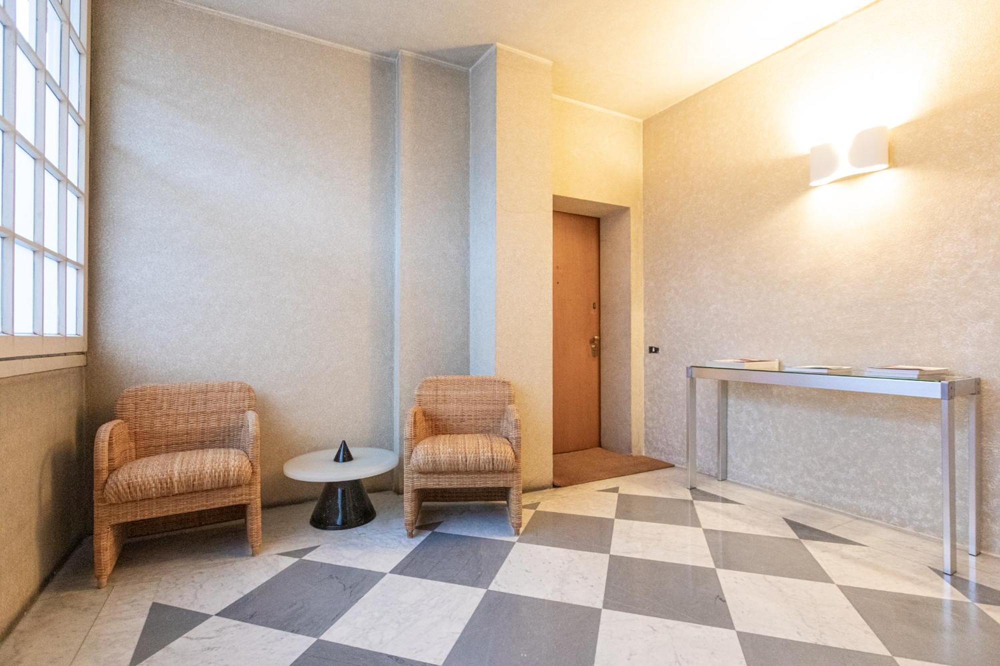 Monte Napoleone Split-Level Terrace Apartment - Top Collection Milan Bagian luar foto